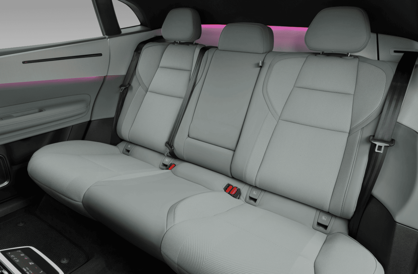 polestar-4-sedili-posteriori